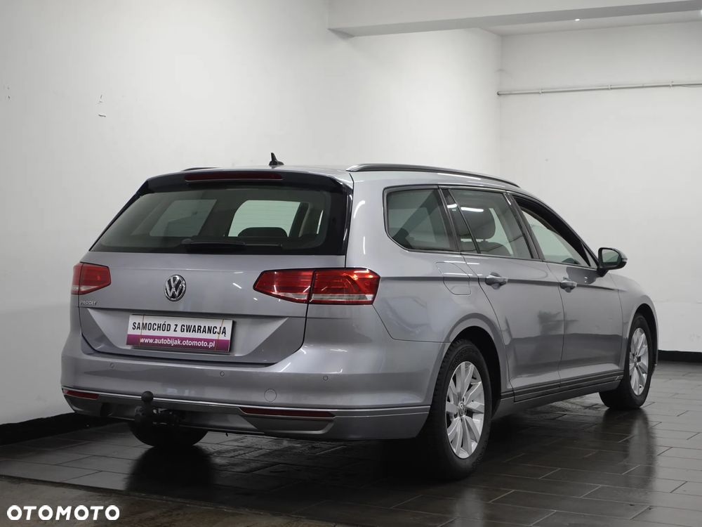 Volkswagen Passat - 8