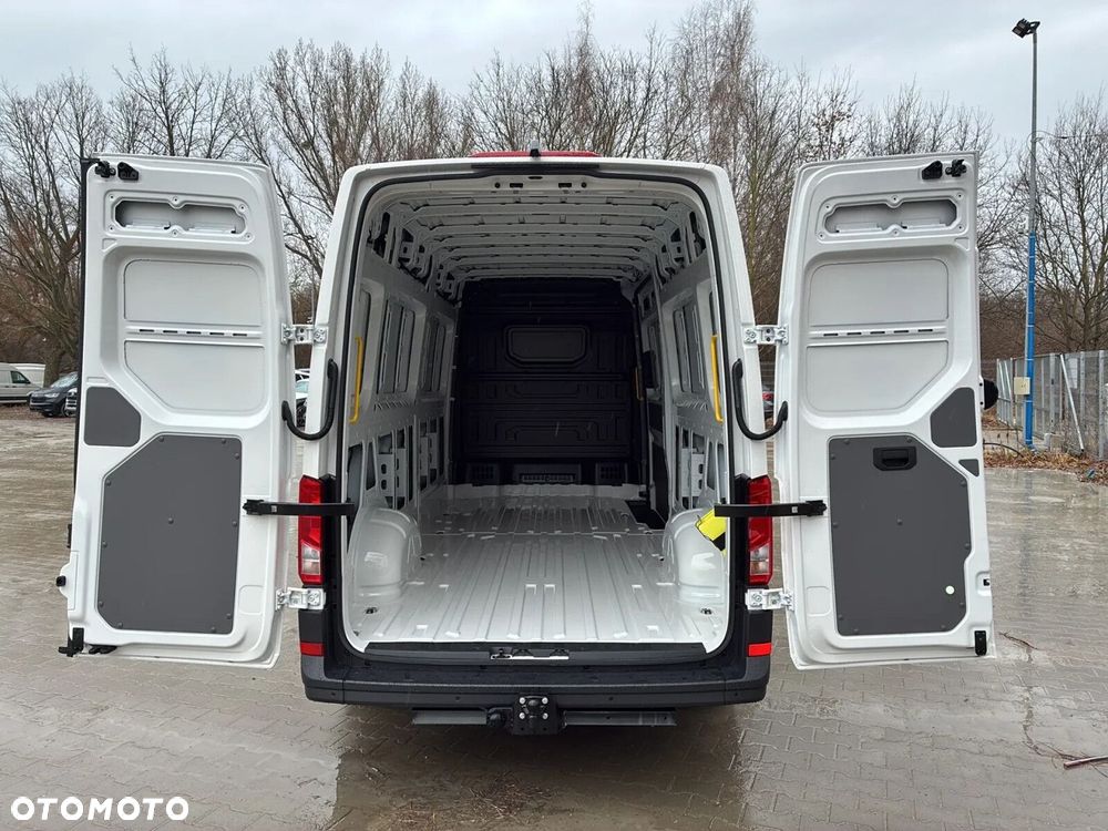 Volkswagen Crafter 35 Furgon L4H3, 2.0BiTDI 177KM, Wysoki dach, r. o. 4490mm - 11