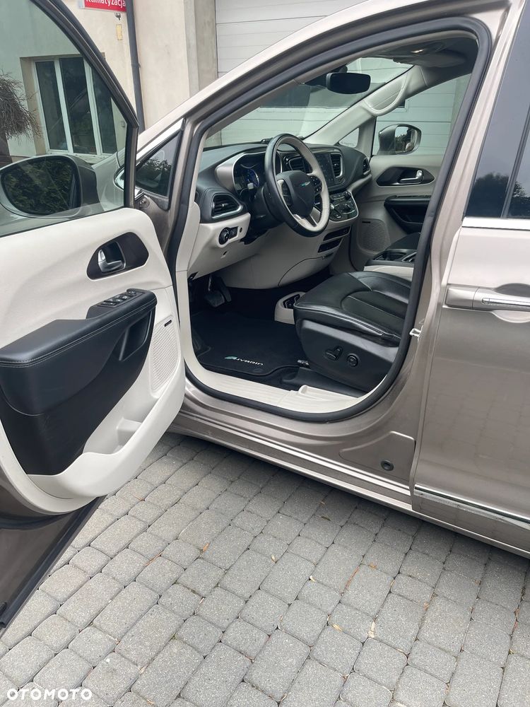 Chrysler Pacifica - 18