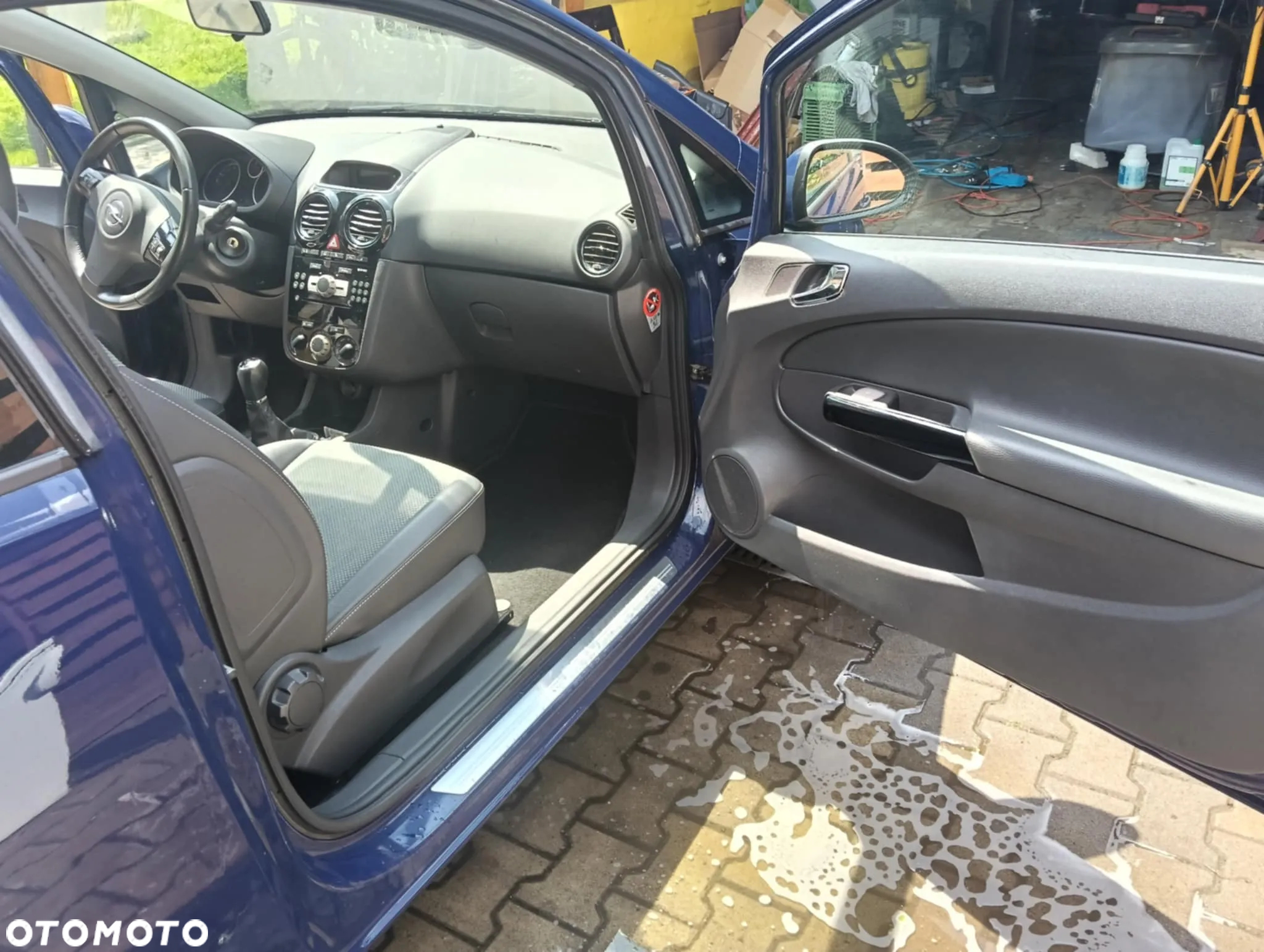 Opel Corsa 1.4 16V Cosmo - 12