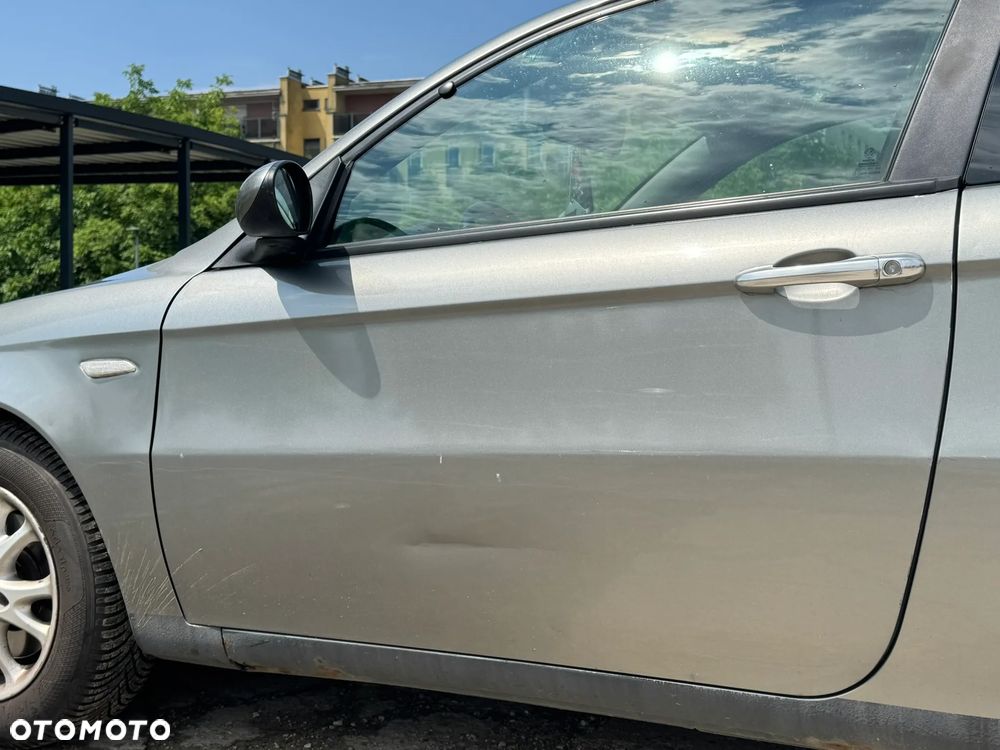 Alfa Romeo 147 1.9 JTD 8V M-Jet Distinctive - 15