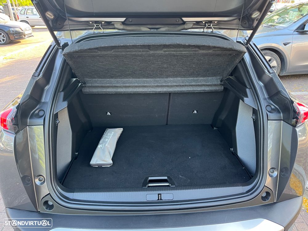 Peugeot 2008 1.5 BlueHDi Allure Pack EAT8 - 37
