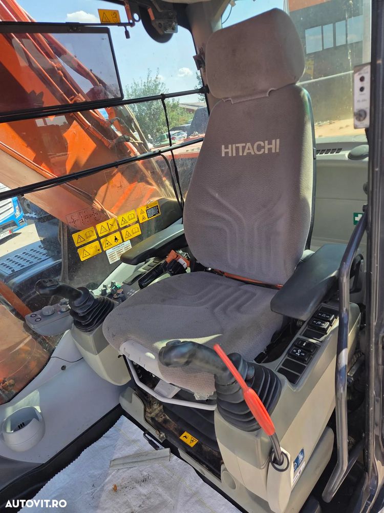 Hitachi ZX350LC, 8.053h, 40 tone, lung brate 20m, ad sapare 18m, cupa 1mc, contragreutate, senile late, consum mediu 25l/h, AC, protectie cabina, 3 pompe hidr Hitachi, revizie hidr efectuata, PROMOTIE 109.900 EUR+Tva - 21