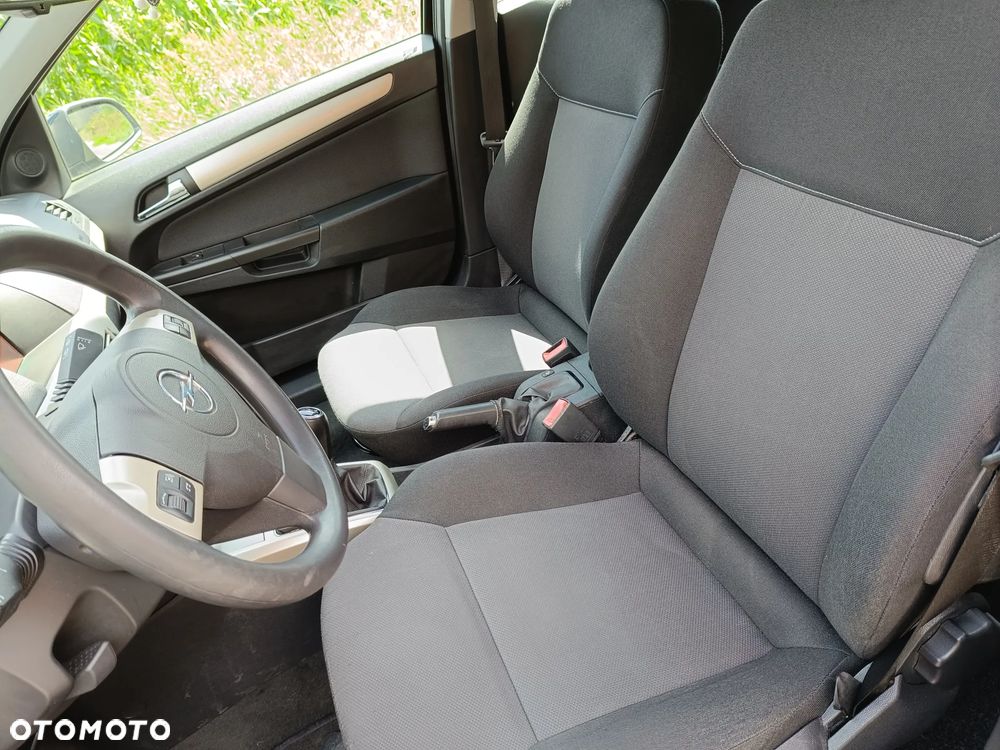Opel Astra 1.4 NJoy - 10