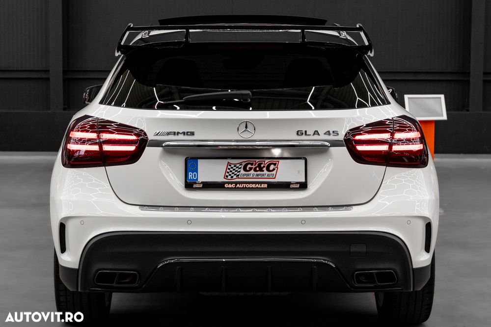 Mercedes-Benz GLA AMG 45 4Matic AMG Speedshift 7G-DCT - 27