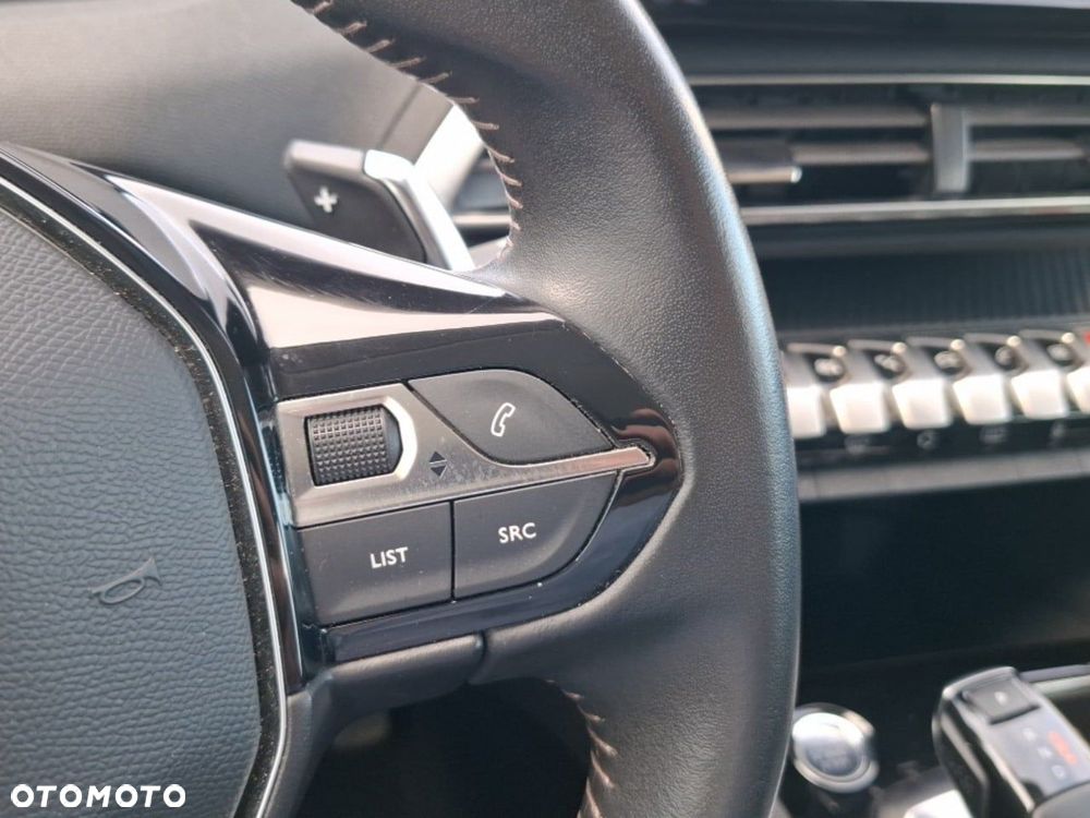 Peugeot 3008 1.2 PureTech Active Pack S&S EAT8 - 24