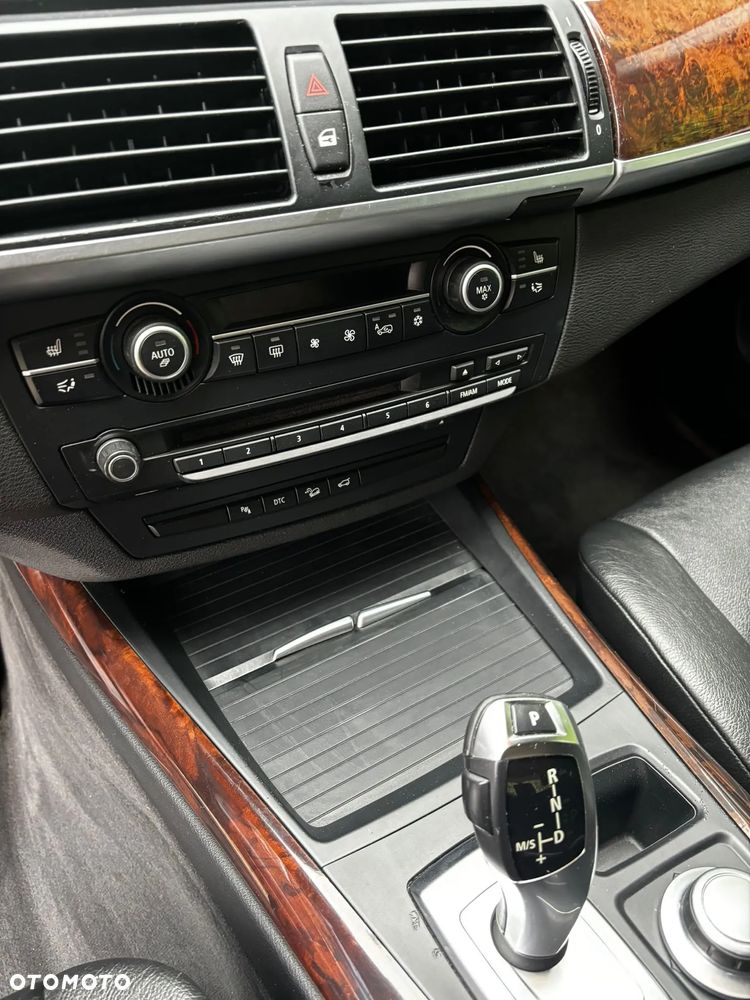 BMW X5 3.0si - 13