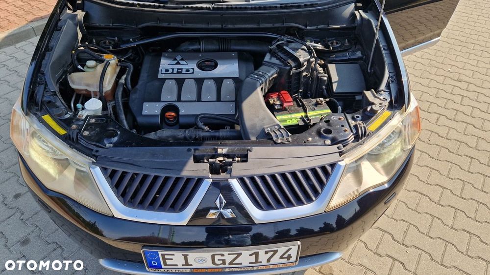 Mitsubishi Outlander 2.0 DI-D 4WD Invite - 25