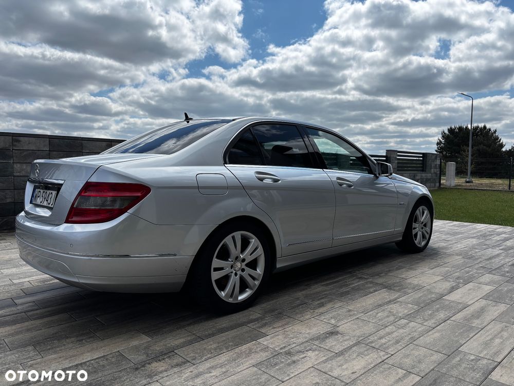 Mercedes-Benz Klasa C 180 CGI Automatik BlueEFFICIENCY Avantgarde - 8