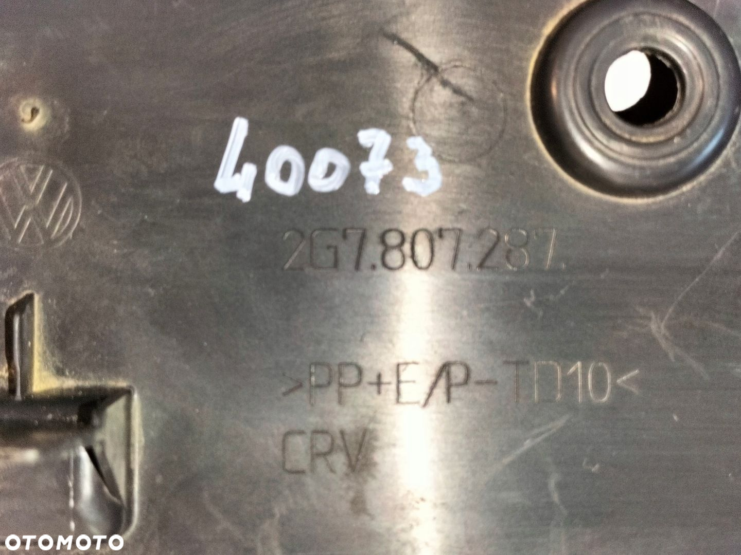 Podkładka pod tablicę rejestracyjną przód VW TAIGO 21- - 5