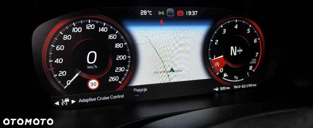 Volvo XC 40 T3 Momentum Pro - 24