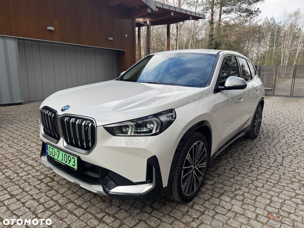 BMW iX1 xDrive30 66.5kWh xLine - 11