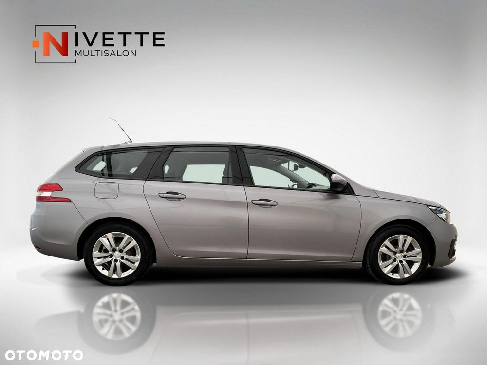 Peugeot 308 - 8