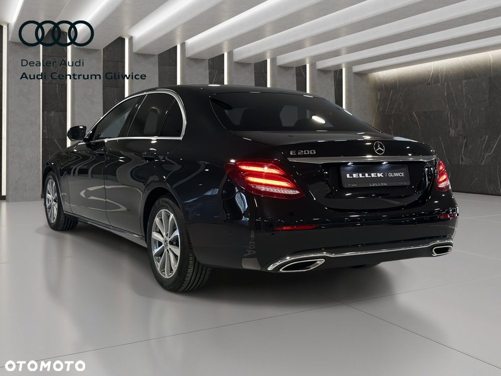 Mercedes-Benz E-Class 2017 photo 3