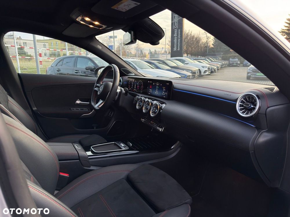 Mercedes-Benz CLA 200 d AMG Line 8G-DCT - 24