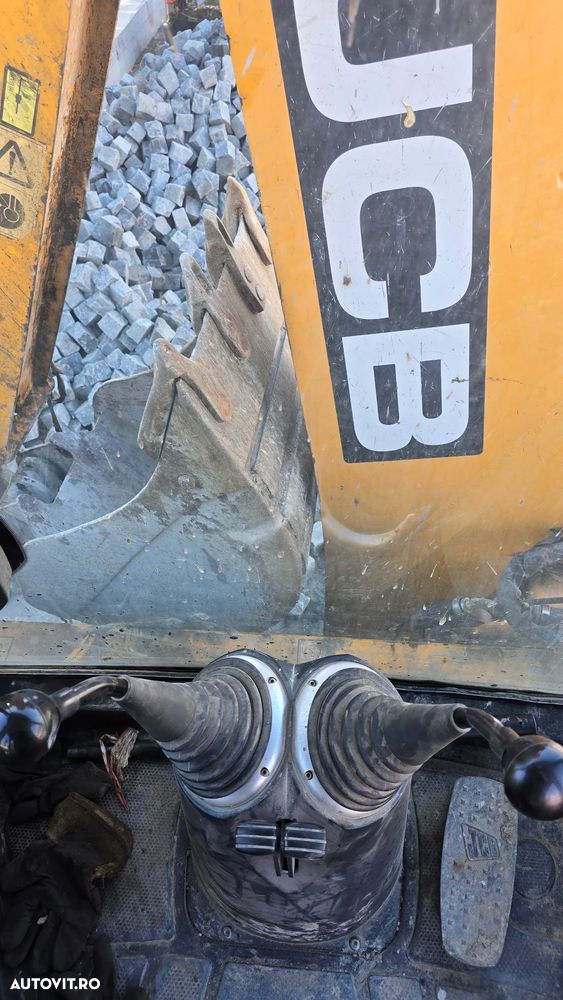 JCB 3cx - 8
