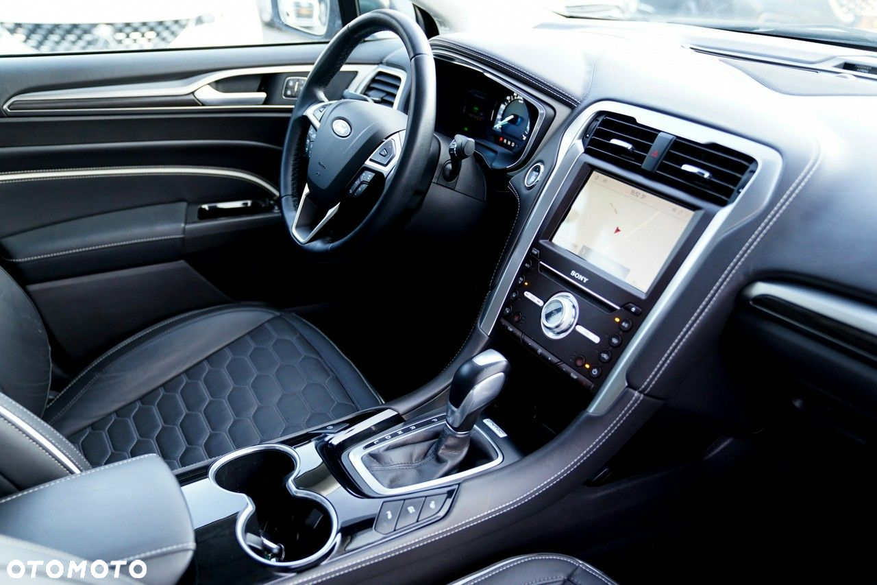 Ford Mondeo - 22