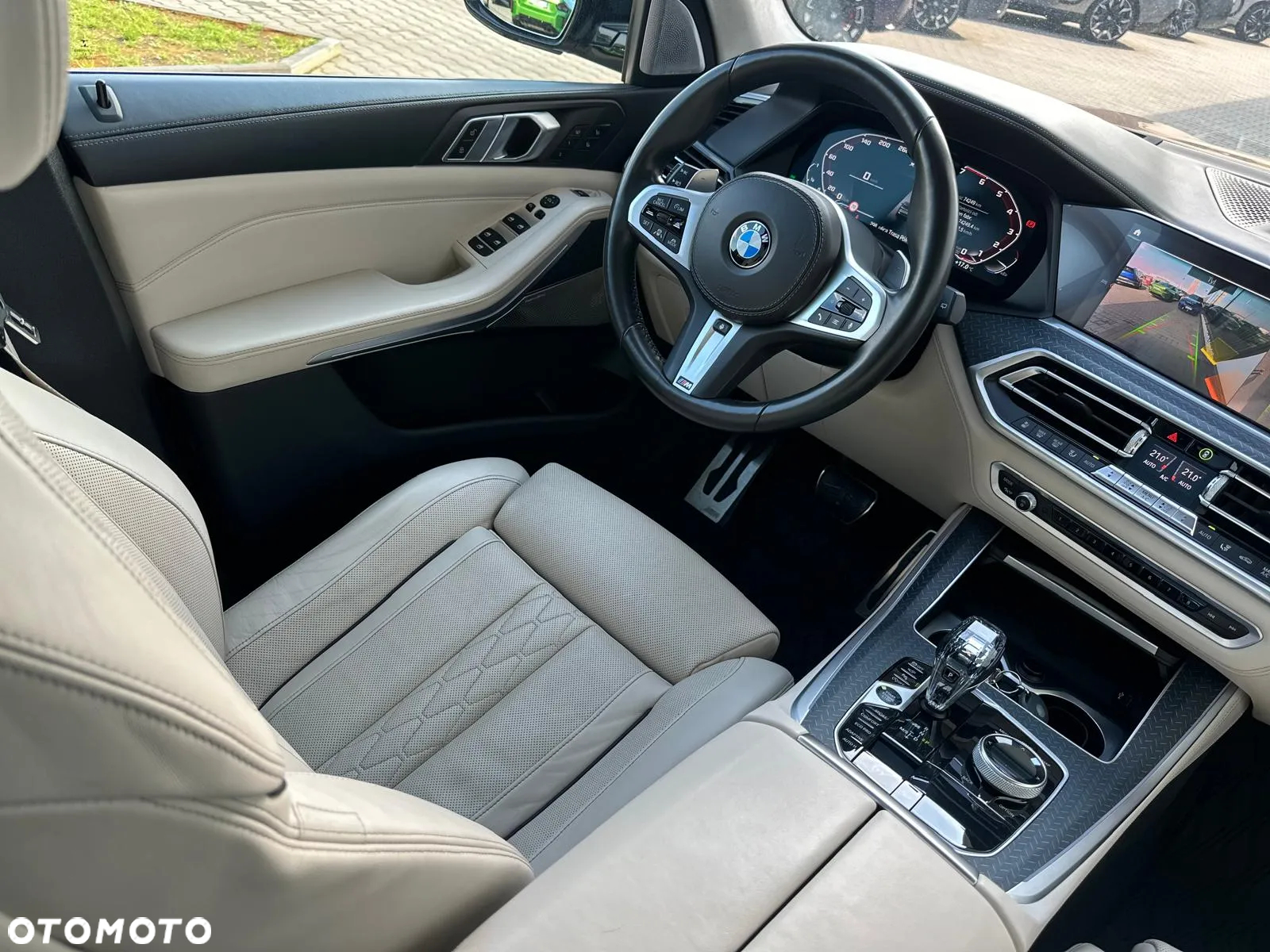 BMW X5 M M50i - 10