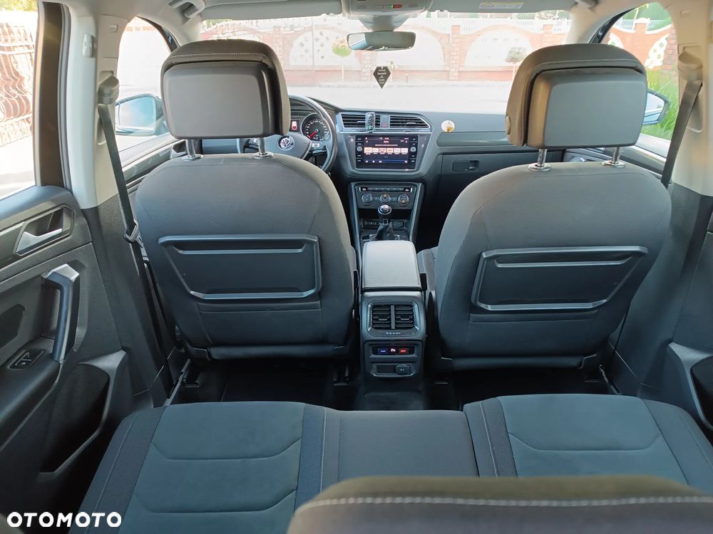Volkswagen Tiguan - 12