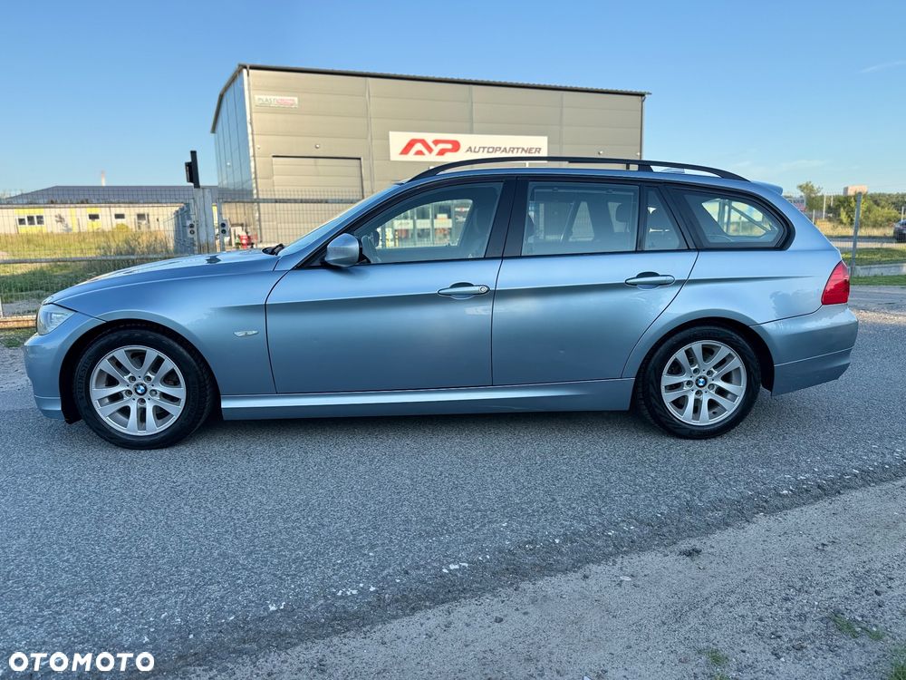 BMW Seria 3 318i - 5