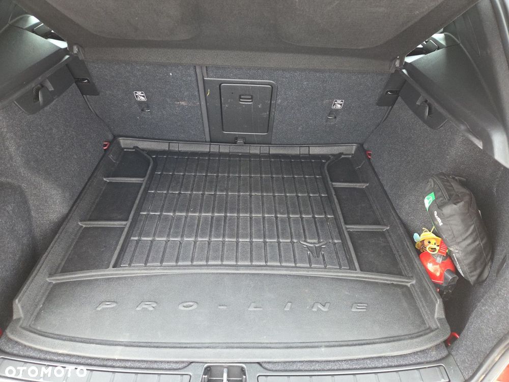 Volvo XC 40 T3 Momentum Pro - 25