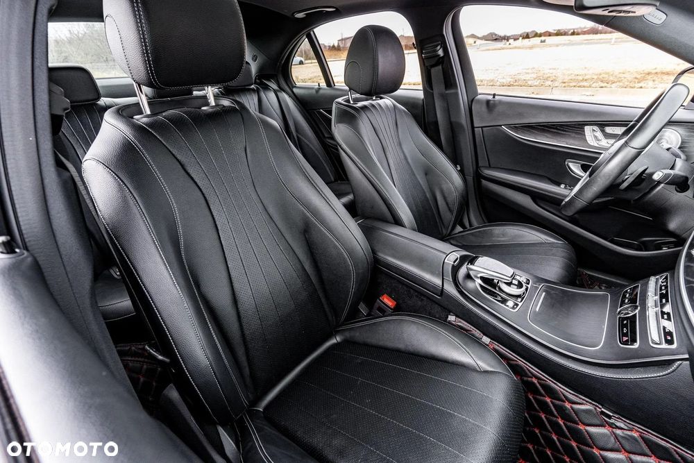 Mercedes-Benz Klasa E 300 9G-TRONIC AMG Line - 22