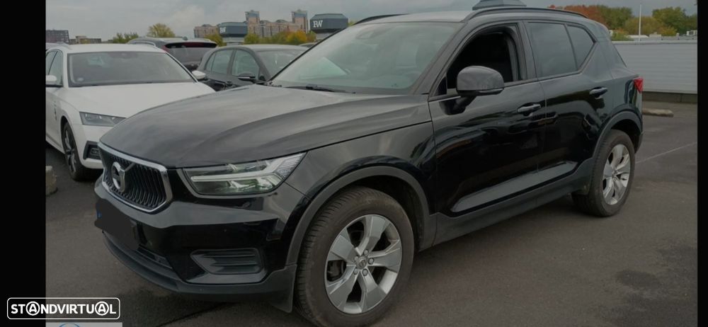 Volvo XC 40 1.5 T2 Momentum Geartronic - 3