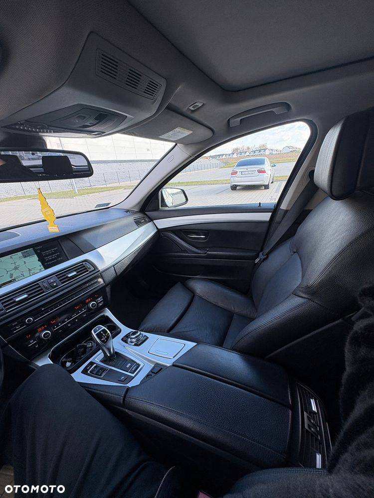 BMW Seria 5 525d xDrive - 18