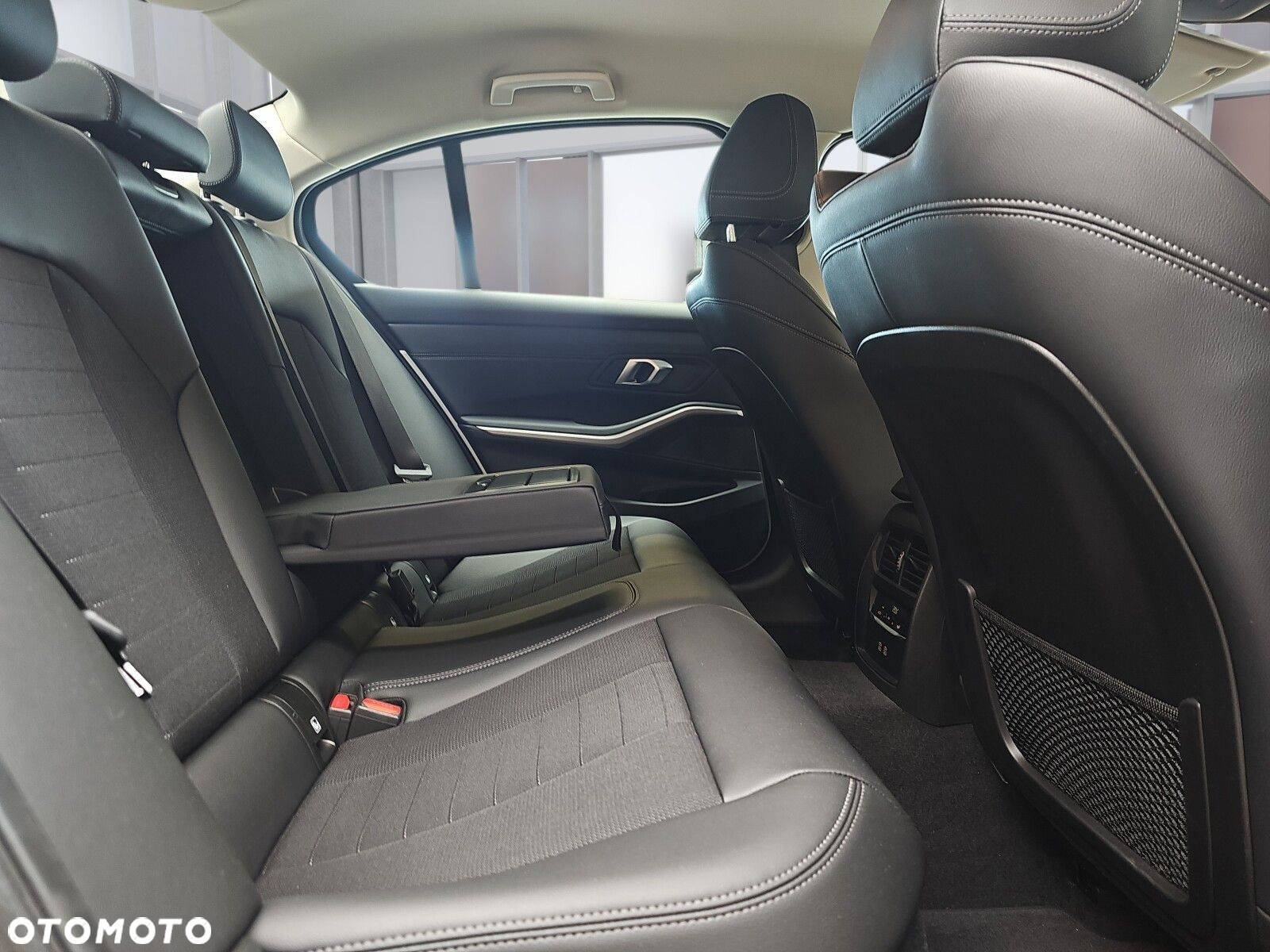 BMW Seria 3 318i - 21