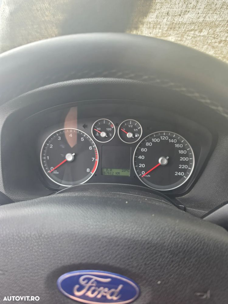 Ford Focus 2.0 16V Fun - 5