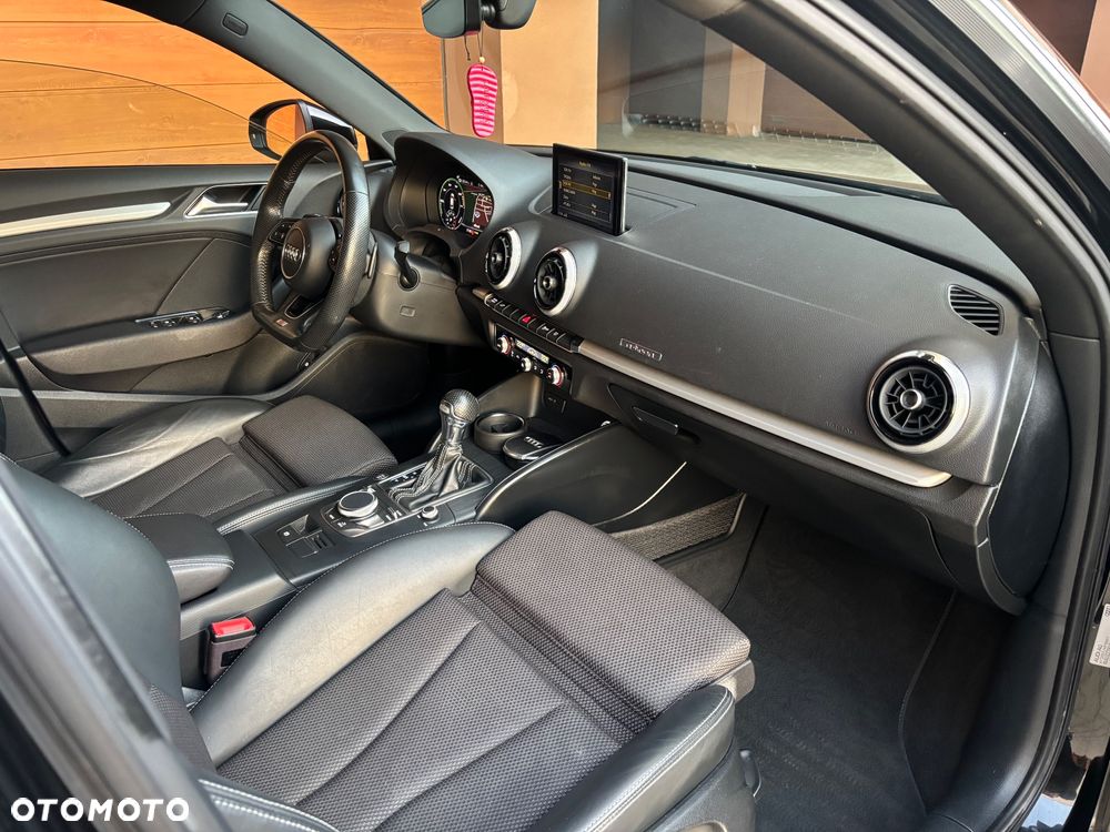 Audi A3 Sportback 1.4 TFSI e-tron S line Sportpaket - 4