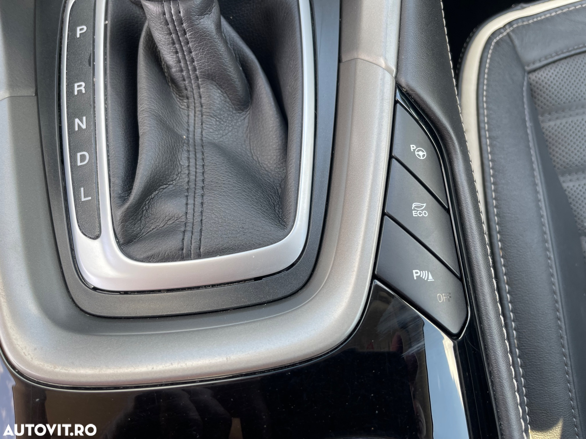 Ford Mondeo Vignale 2.0 Hybrid - 14