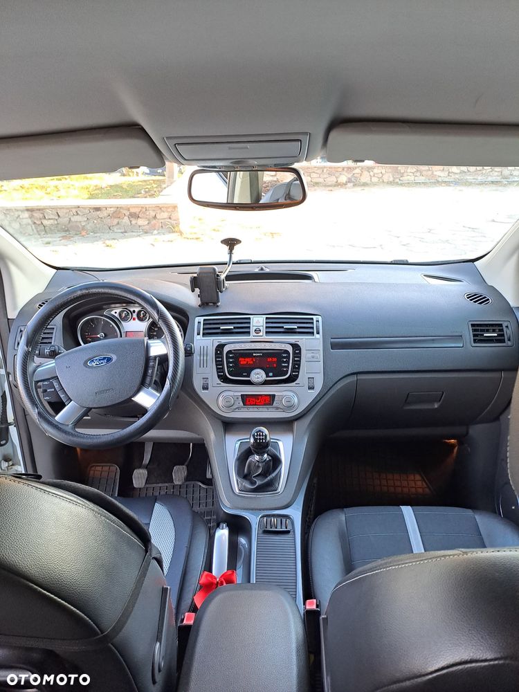 Ford Kuga - 16