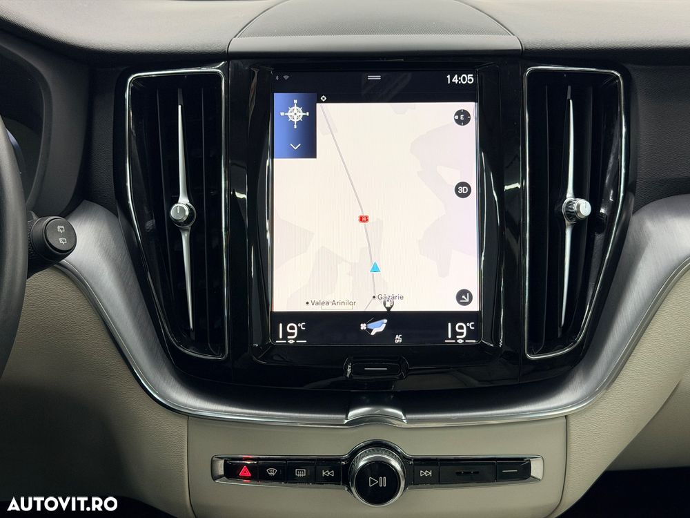 Volvo XC 60 B4 D AWD Geartronic Momentum Pro - 29