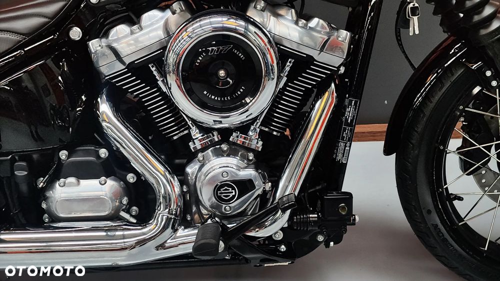Harley-Davidson Softail Street Bob - 14