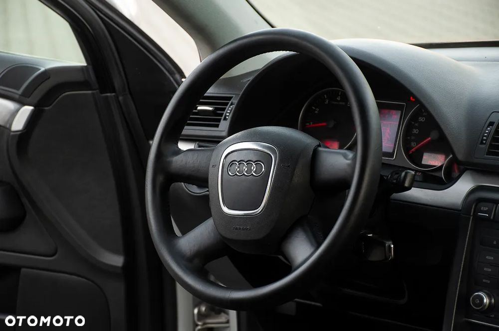 Audi A4 Limousine 1.6 - 24