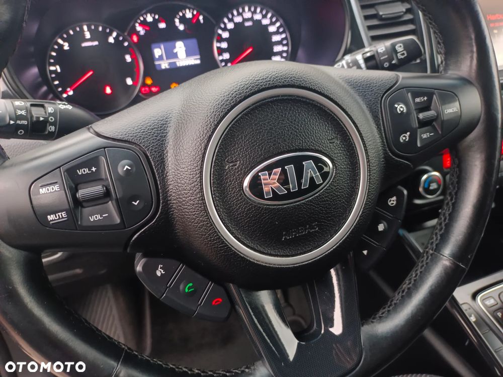 Kia Carens - 15