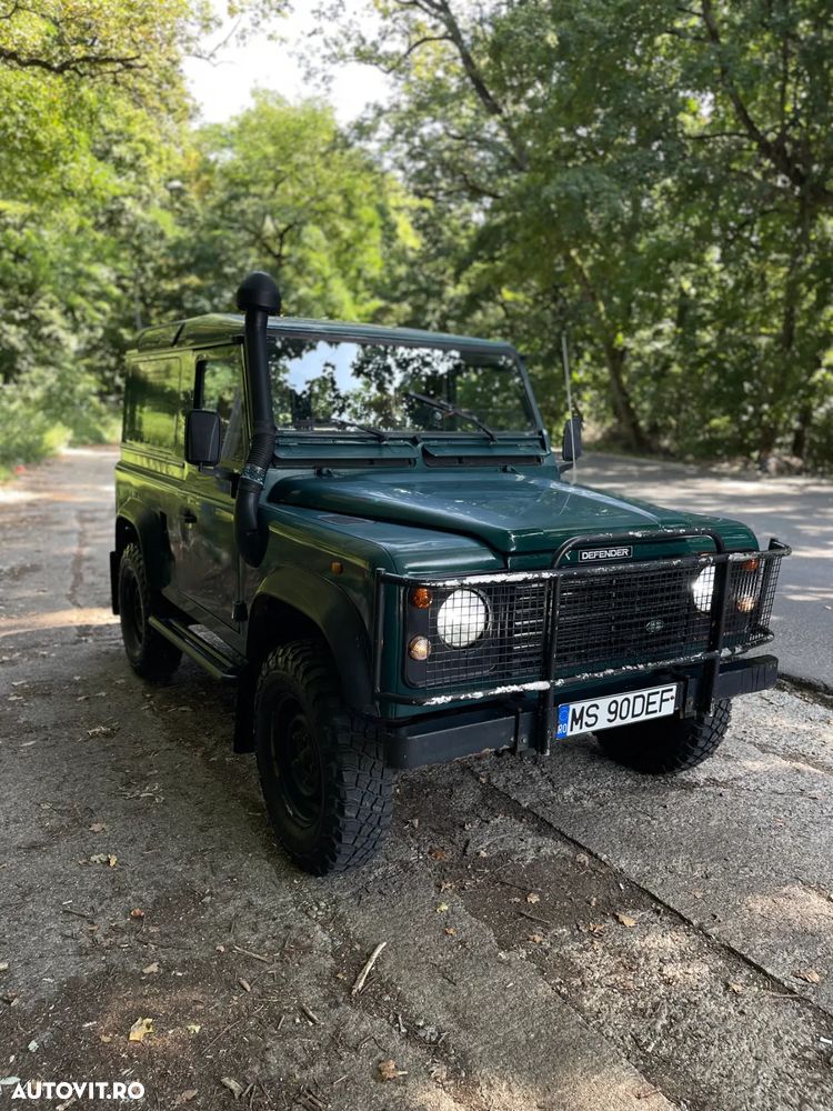 Land Rover Defender 90 County SW - 2