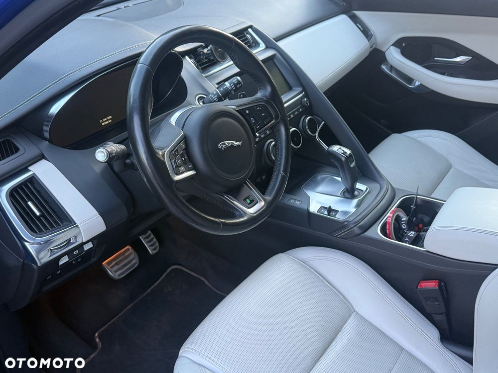 Jaguar E-Pace 2.0 i4P AWD R-Dynamic S - 9