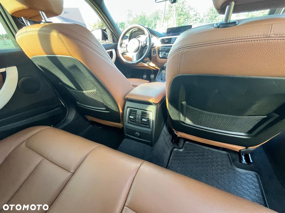 BMW Seria 3 320d Efficient Dynamics - 32
