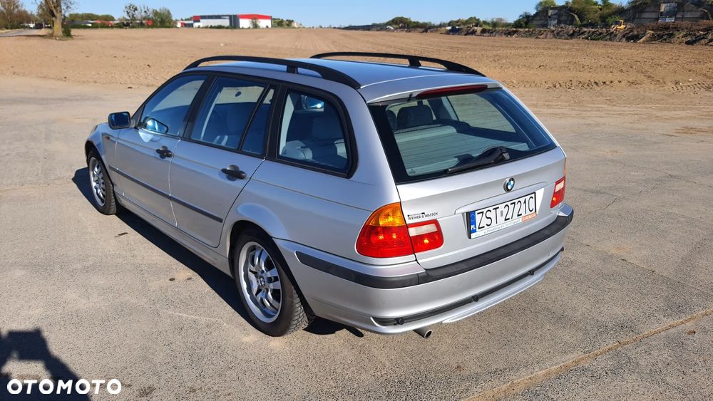 BMW Seria 3 318i - 1