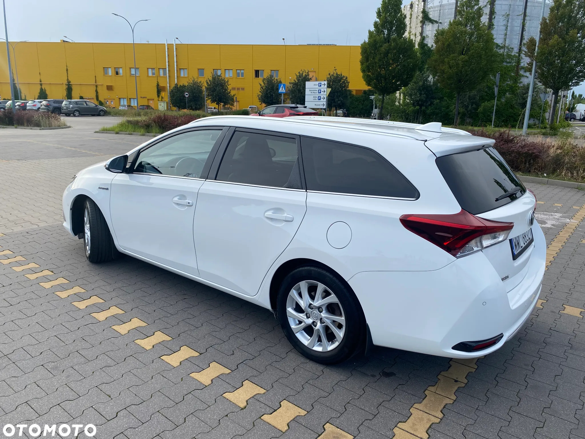 Toyota Auris Hybrid 135 Prestige - 2