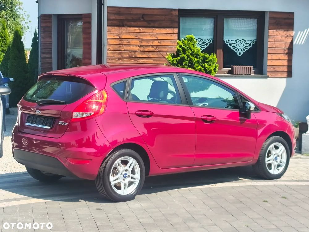 Ford Fiesta 1.25 Ghia - 24