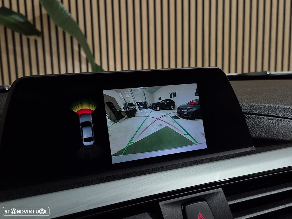 BMW 330 e iPerformance Pack M - 25