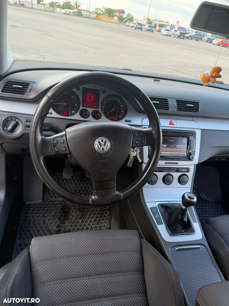 Volkswagen Passat 2.0 TDI Trendline DPF 4Motion - 10