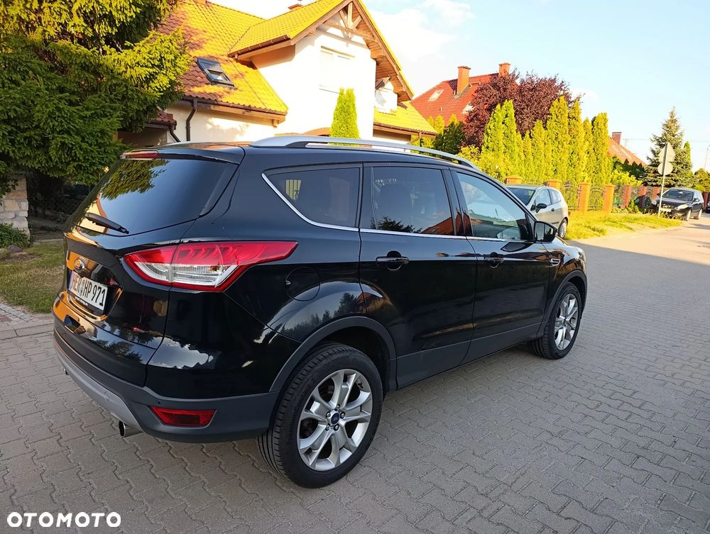 Ford Kuga 2.0 TDCi 2x4 Titanium - 12