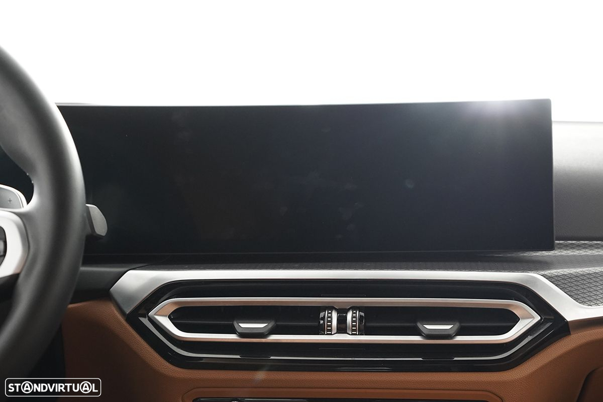BMW 330 e Touring Pack Desportivo M Auto - 10