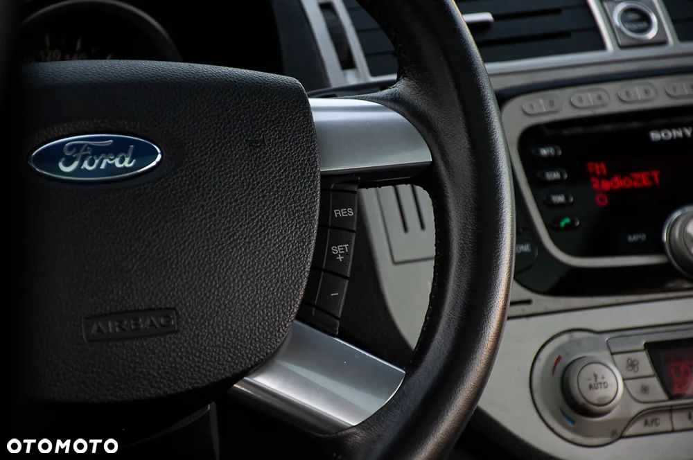 Ford Kuga 2.0 TDCi 4x4 Titanium - 29