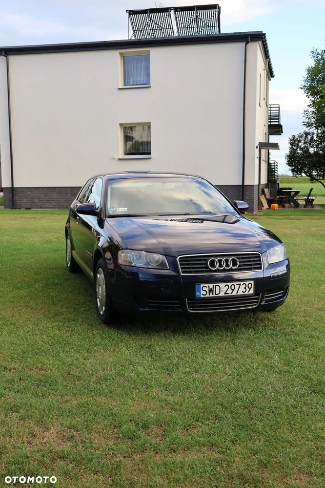 Audi A3 3-drzwiowe 1.6 Attraction - 2