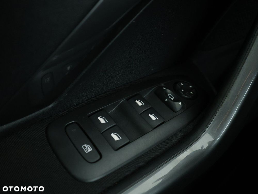 Peugeot 2008 - 15
